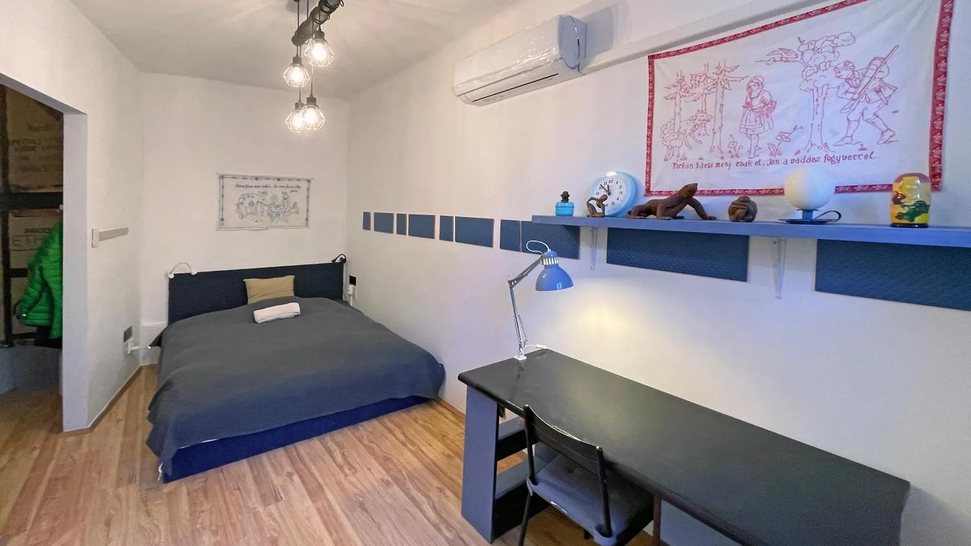 Διαμέρισμα Film Poster Or Coffee Basement Apartman With Terrace Βουδαπέστη Ουγγαρία